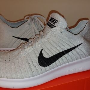 Nike free run flyknit, Size 11, White